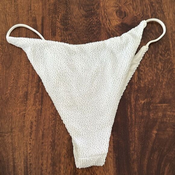 NEW Free People Crinkle It's Cool Now String Bikini Bottoms WHITE LARGE - Picture 4 of 4